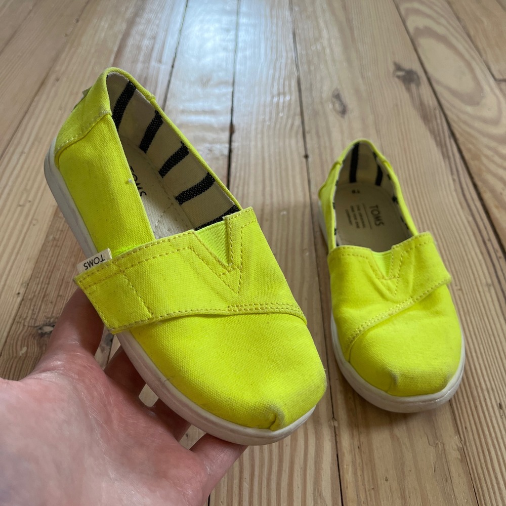 TOMS Toddler Neon Yellow Canvas Alpargata Slip On Shoes Size T9 Adjustable Strap
